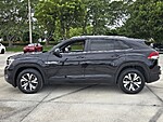 Used 2024 Volkswagen Atlas Cross Sport 2.0T SE FWD in DAVIE, FLORIDA (Photo 3)