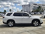 Used 2025 Honda Pilot EX-L AWD in DAVIE, FLORIDA (Photo 7)