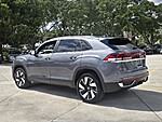 Used 2024 Volkswagen Atlas Cross Sport 2.0T SE W/TECHNOLOGY FWD in DAVIE, FLORIDA (Photo 4)