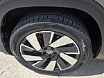 Used 2024 Volkswagen Atlas Cross Sport 2.0T SE W/TECHNOLOGY FWD in DAVIE, FLORIDA (Photo 10)