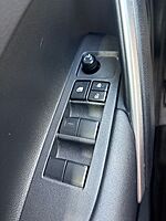 Used 2024 TOYOTA COROLLA CROSS LE in JACKSONVILLE, FLORIDA (Photo 15)