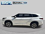 Used 2023 TOYOTA HIGHLANDER XLE in JACKSONVILLE, FLORIDA (Photo 4)