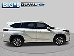 Used 2023 TOYOTA HIGHLANDER XLE in JACKSONVILLE, FLORIDA (Photo 8)