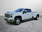 New 2025 CHEVROLET SILVERADO 3500 4WD CREW CAB 172