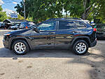 Used 2016 JEEP CHEROKEE SPORT 4X4 4DR SUV in GARNER , NORTH CAROLINA (Photo 4)