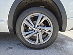 Used 2024 Volkswagen Atlas Cross Sport 2.0T SEL R-LINE 4MOTION in FORT PIERCE, FLORIDA (Photo 16)