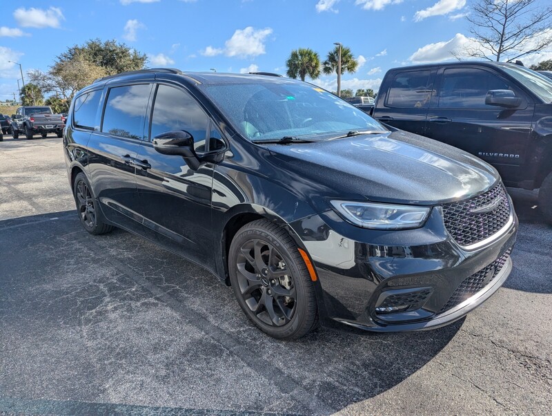 Used 2023 CHRYSLER PACIFICA TOURING L in WEST PALM BEACH, FLORIDA
