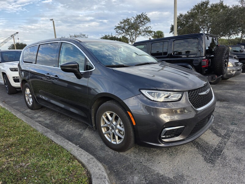 Used 2023 CHRYSLER PACIFICA TOURING L in WEST PALM BEACH, FLORIDA