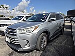 Used 2019 TOYOTA HIGHLANDER XLE in WEST PALM BEACH, FLORIDA (Photo 3)