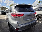 Used 2019 TOYOTA HIGHLANDER XLE in WEST PALM BEACH, FLORIDA (Photo 4)