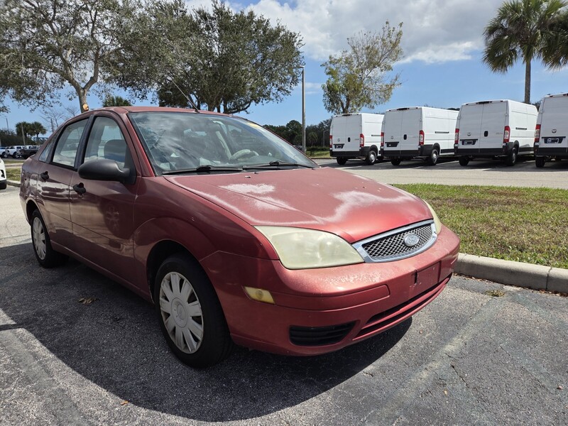 Used 2005 FORD FOCUS ZX4 in WEST PALM BEACH, FLORIDA