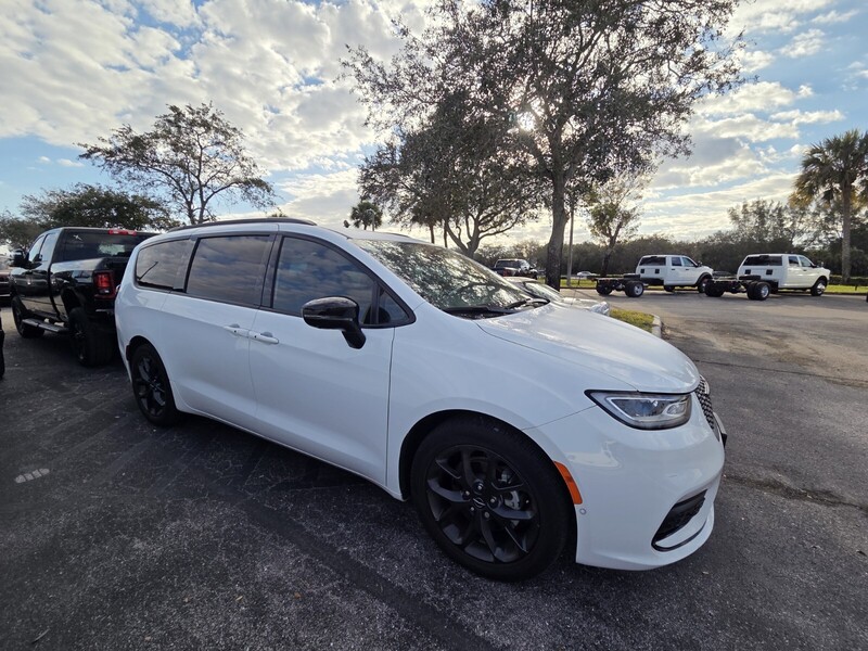 Used 2024 CHRYSLER PACIFICA LIMITED in WEST PALM BEACH, FLORIDA