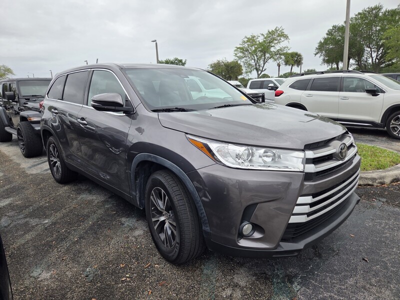 Used 2019 TOYOTA HIGHLANDER LE PLUS in WEST PALM BEACH, FLORIDA
