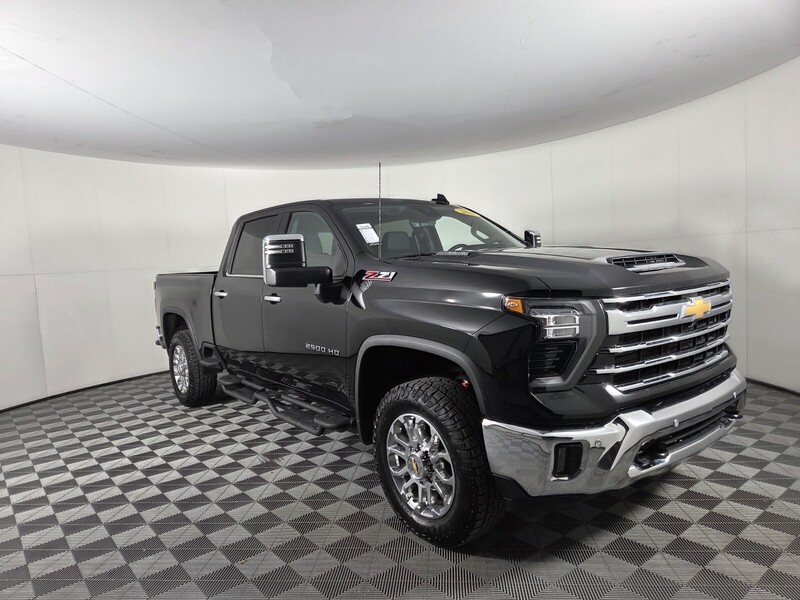 Used 2025 CHEVROLET SILVERADO 2500 4WD CREW CAB 159
