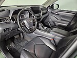 Used 2023 TOYOTA HIGHLANDER XLE FWD in WEST PALM BEACH, FLORIDA (Photo 9)