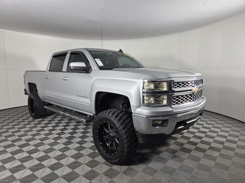 Used 2015 CHEVROLET SILVERADO 1500 4WD CREW CAB 143.5