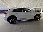 Used 2021 Volkswagen Atlas Cross Sport 3.6L V6 SEL R-LINE in WEST PALM BEACH, FLORIDA (Photo 7)