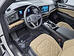 Used 2024 Volkswagen Atlas Cross Sport 2.0T SE W/TECHNOLOGY in WEST PALM BEACH, FLORIDA (Photo 10)