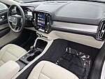 Used 2022 VOLVO XC40 T5 AWD Momentum in WEST PALM BEACH, FLORIDA (Photo 27)