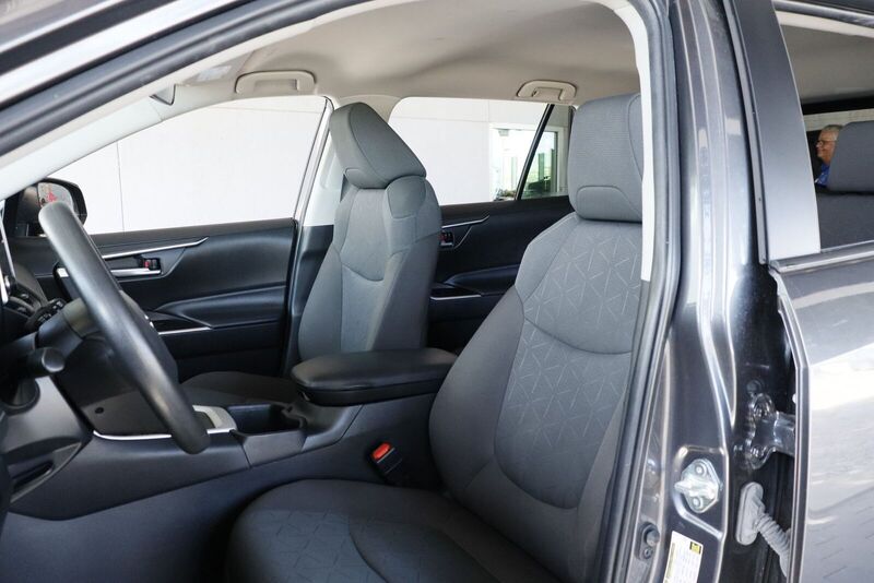 2024 Toyota RAV4 XLE - Photo 10