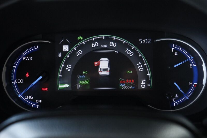2024 Toyota RAV4 XLE - Photo 14