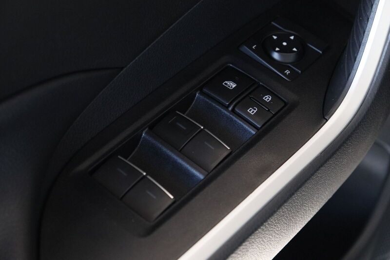 2024 Toyota RAV4 XLE - Photo 19