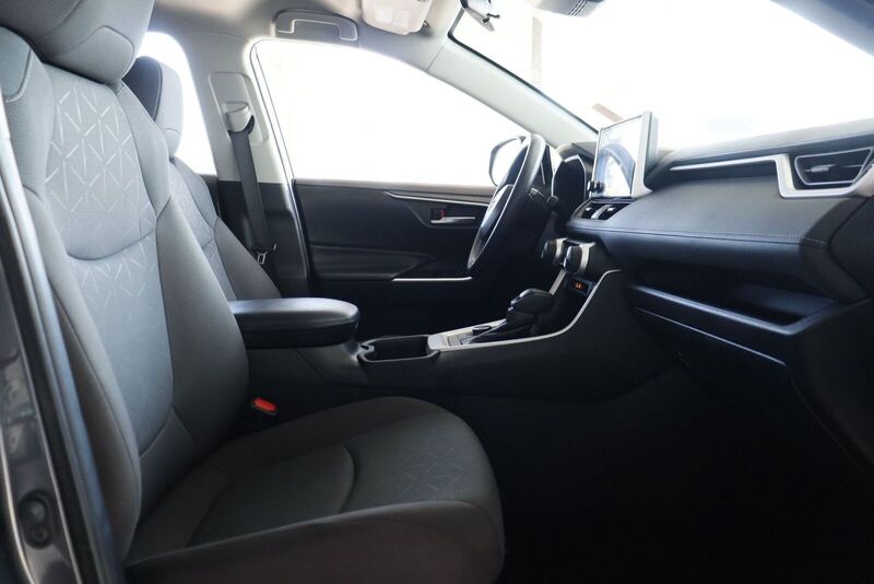 2024 Toyota RAV4 XLE - Photo 21