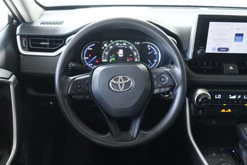 2024 Toyota RAV4 XLE - Photo 24