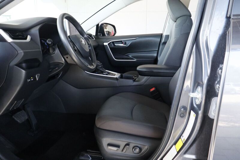 2024 Toyota RAV4 XLE - Photo 9