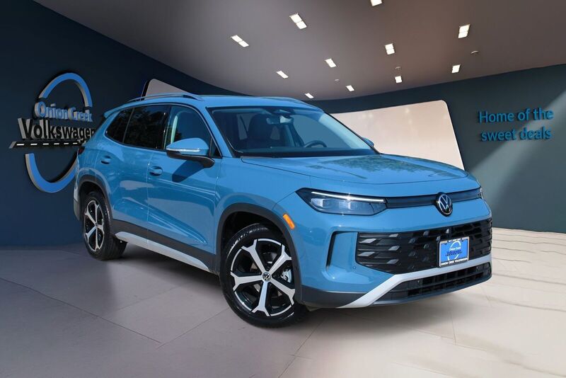 2025 Volkswagen Tiguan 2.0T SE's photo