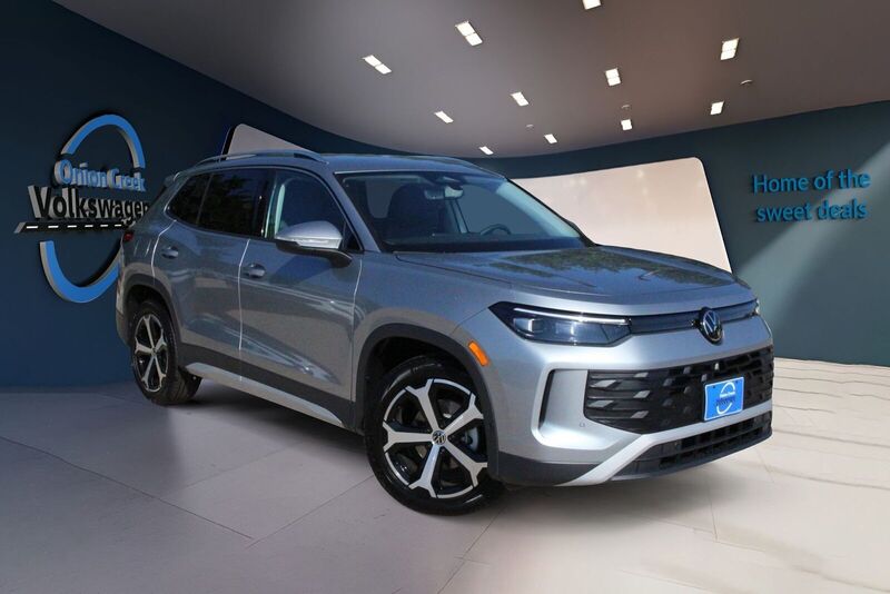 2025 Volkswagen Tiguan 2.0T SE's photo