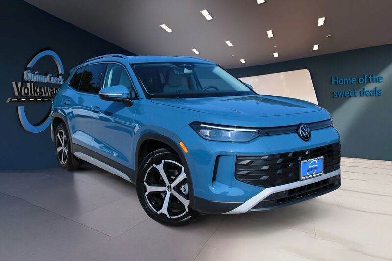 2025 Volkswagen Tiguan 2.0T SE's photo