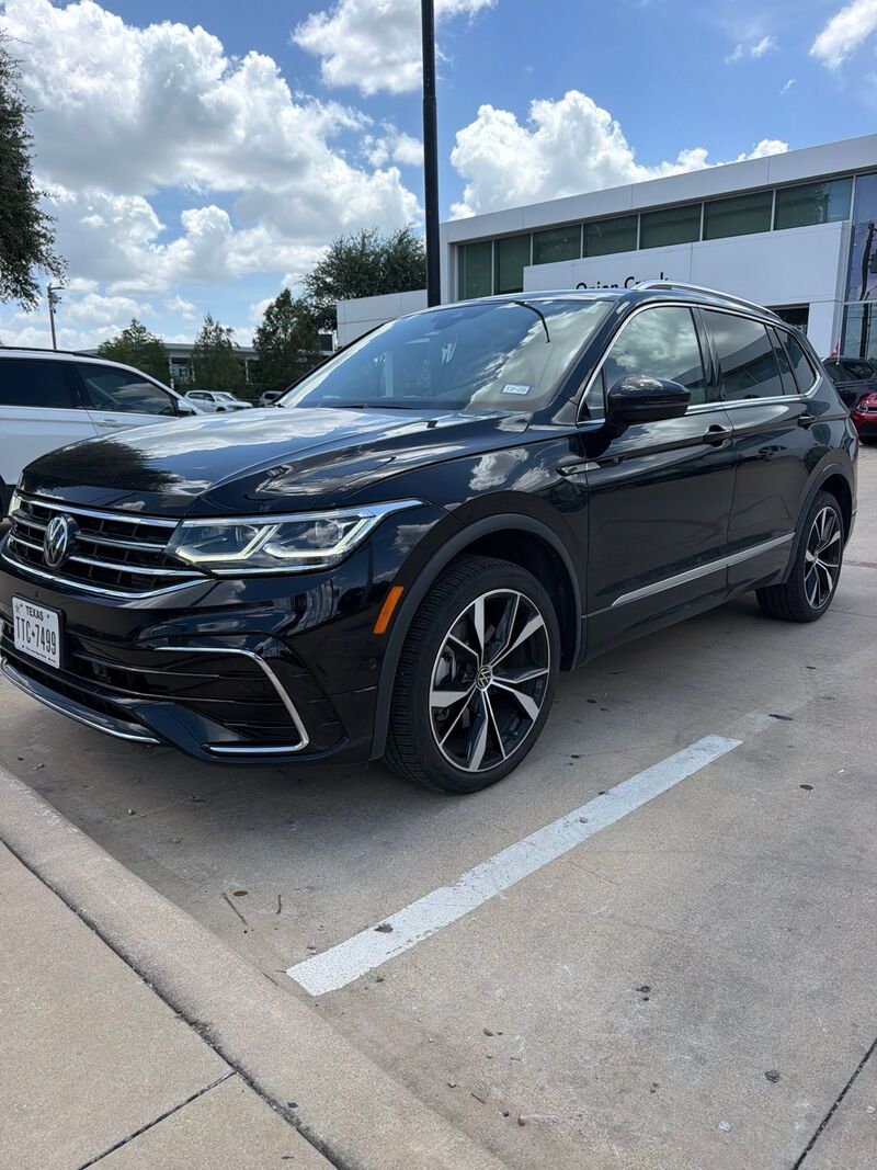 2024 Volkswagen Tiguan 2.0T SEL R-Line 4Motion's photo