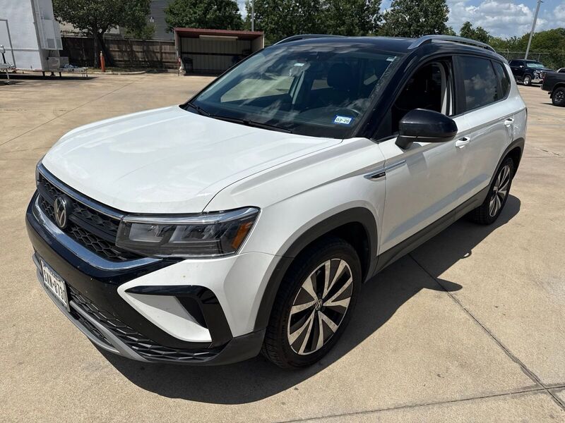 2023 Volkswagen Taos 1.5T SE's photo