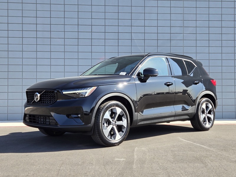 New 2025 VOLVO XC40 B5 AWD PLUS DARK THEME in LAS VEGAS, NEVADA