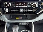 Used 2025 TOYOTA HIGHLANDER XLE in BENTONVILLE, ARKANSAS (Photo 20)
