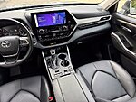 Used 2025 TOYOTA HIGHLANDER XLE in BENTONVILLE, ARKANSAS (Photo 28)