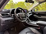 Used 2025 TOYOTA HIGHLANDER XLE in BENTONVILLE, ARKANSAS (Photo 9)