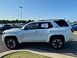 Used 2025 TOYOTA 4RUNNER TRD SPORT / 4X4 / ONE OWNER in FORT SMITH, ARKANSAS (Photo 4)