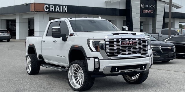2025 GMC Sierra 2500HD Denali's photo