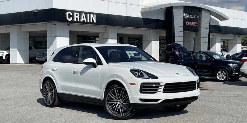 2023 Porsche Cayenne Base's photo