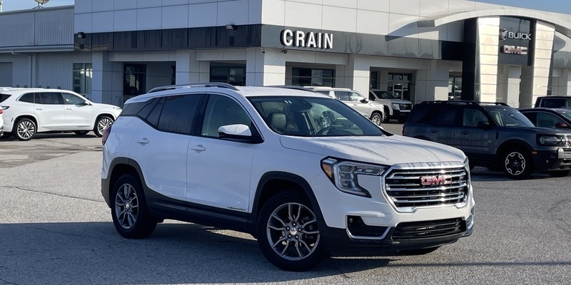 2024 GMC Terrain SLT's photo