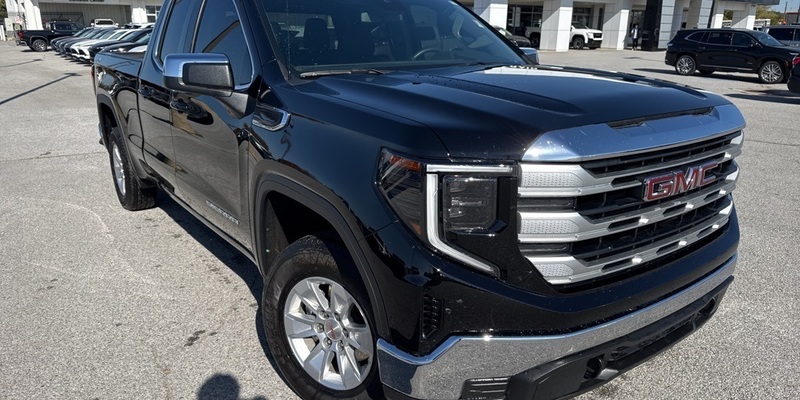 2024 GMC Sierra 1500 SLE's photo