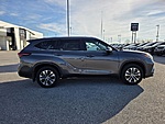 Used 2024 TOYOTA HIGHLANDER XLE in SPRINGDALE, ARKANSAS (Photo 9)