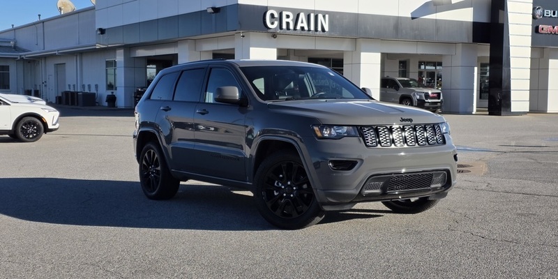2019 Jeep Grand Cherokee Altitude's photo