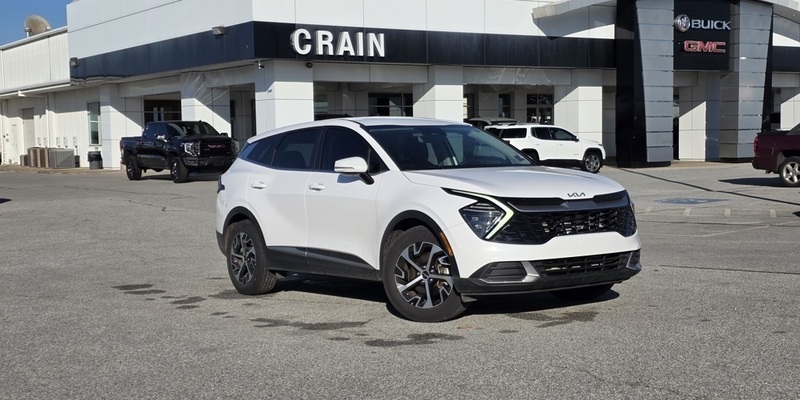 2024 Kia Sportage EX's photo