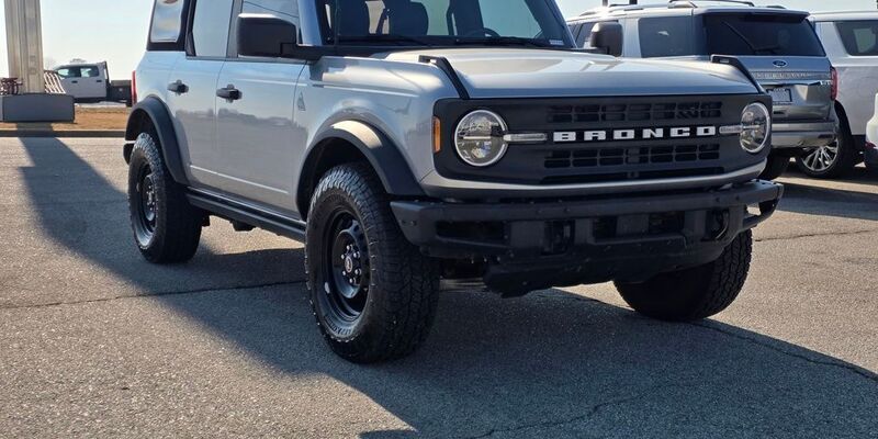 2022 Ford Bronco 4-Door Black Diamond