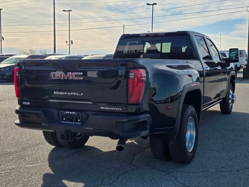 2024 GMC Sierra 3500HD Denali - Photo 8