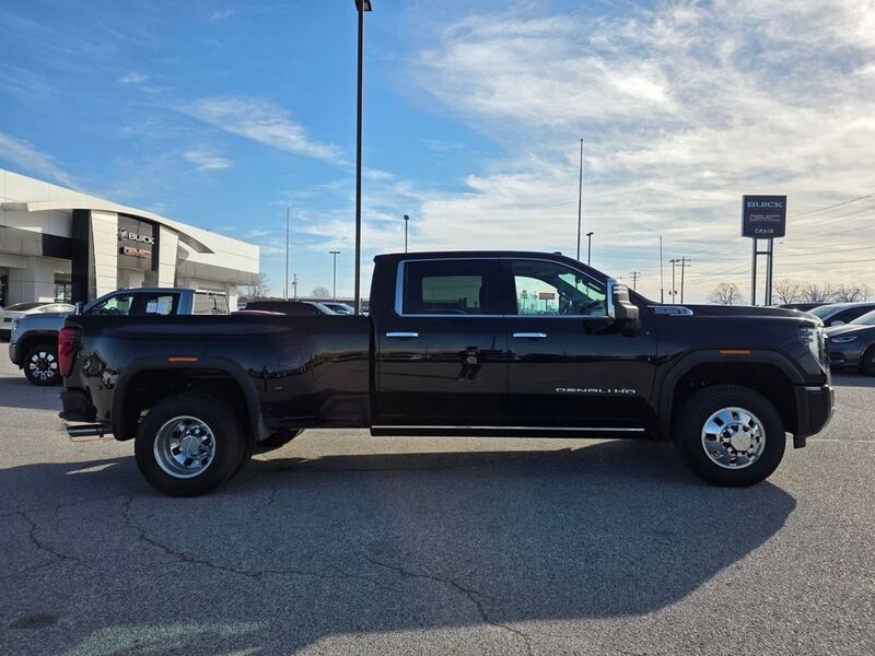 2024 GMC Sierra 3500HD Denali - Photo 9