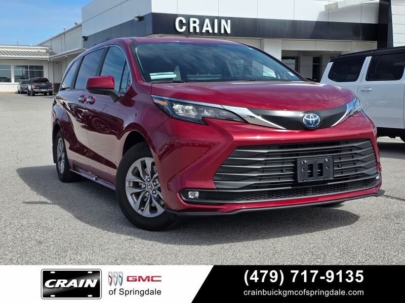 Used 2025 TOYOTA SIENNA XLE in SPRINGDALE, ARKANSAS